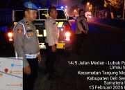 Polsek Bangun Purba Ikuti Gotong Royong “Gusih Kapur” Gerakan Jum’at Bersih, Wujudkan Lingkungan Sehat dan Kondusif