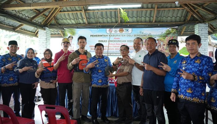 Wabup Lom Lom Suwondo Pimpin Susur Sungai Program Kali Bersih di Tanjung Morawa