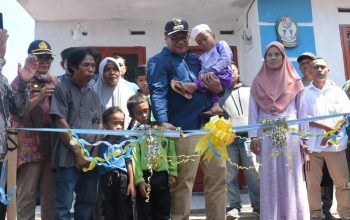 Bedah Rumah Selesai, Bupati Deli Serdang Serahkan Kunci dan Sertifikat Tanah Warga di Dua Kecamatan